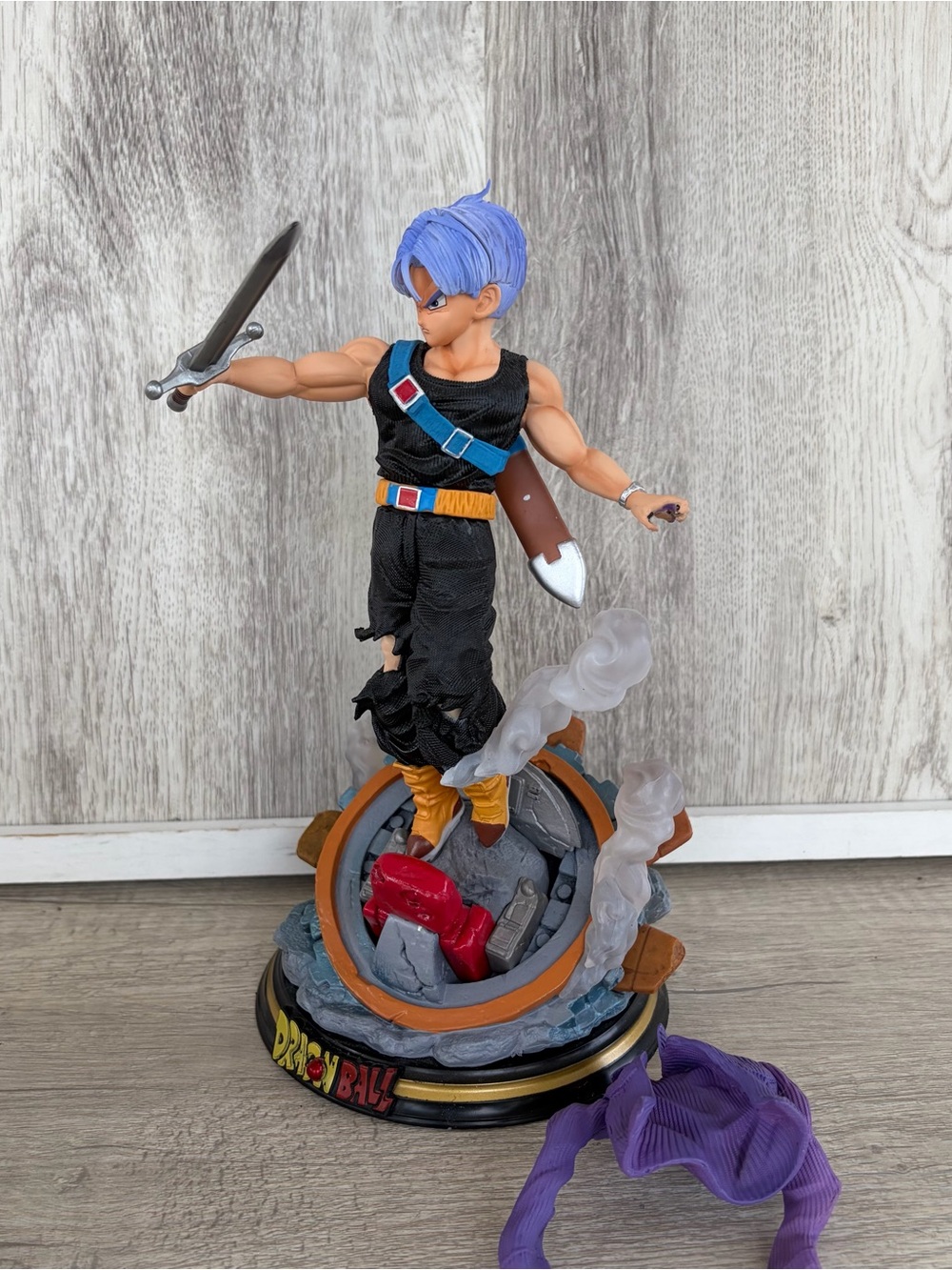 Dragon ball Z Trunks Figure Statue Super Saiyan Future Warrior Base 10” X 5”